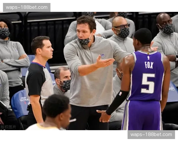 湖人防守效率114.6分西部第四 哈姆教练体系初见成效